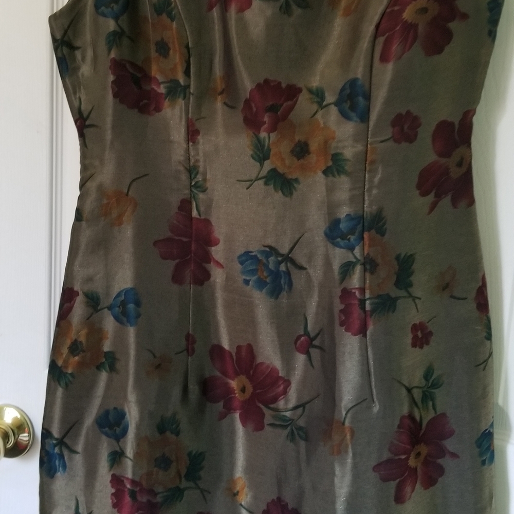 Dress - Picture 3 of 4